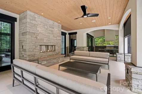 504 Hollow Trail Asheville NC 28803