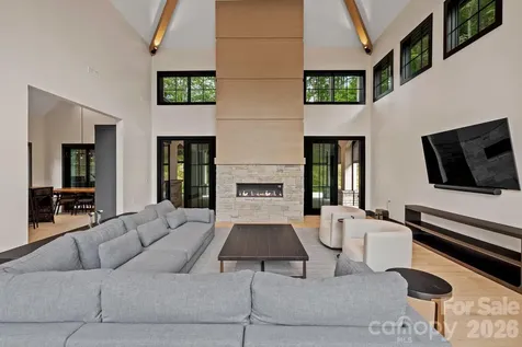 504 Hollow Trail Asheville NC 28803