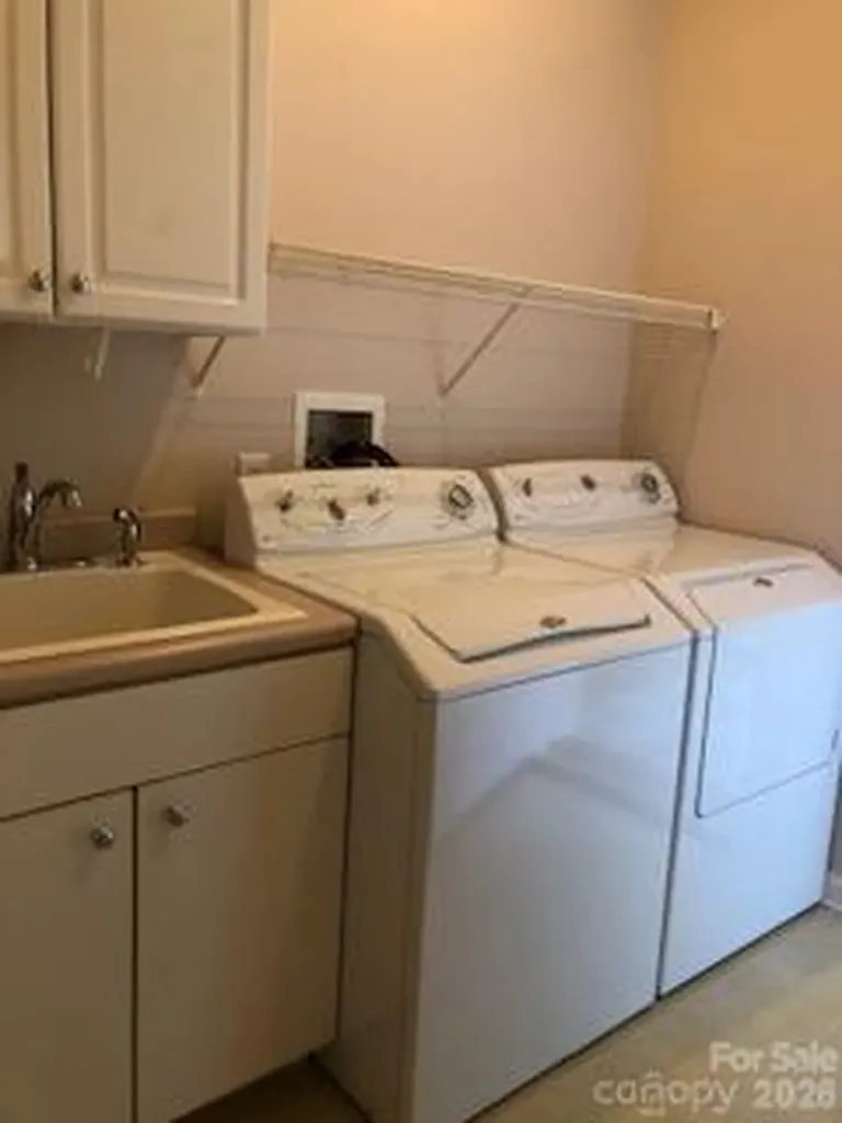 40 Bunker Court Mills River NC 28759