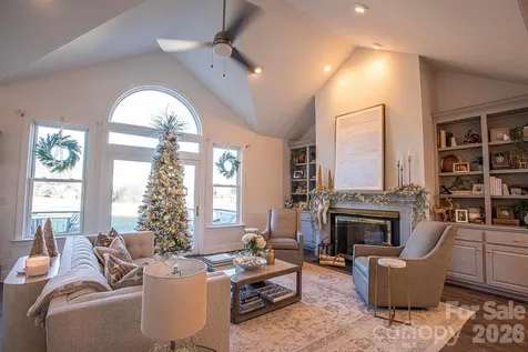 40 Bunker Court Mills River NC 28759