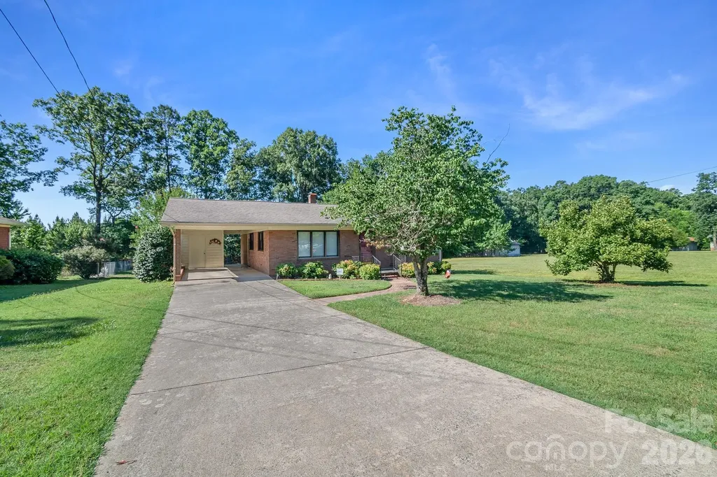 1340 E Cannon Avenue Albemarle NC 28001