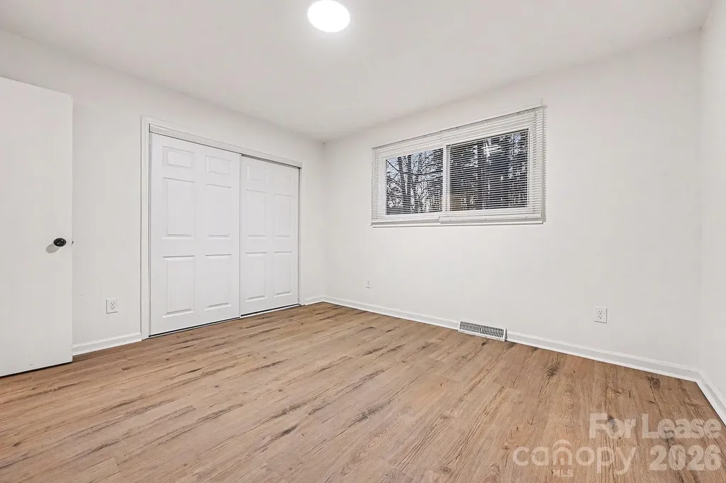 5001 Lakecrest Drive Charlotte NC 28215