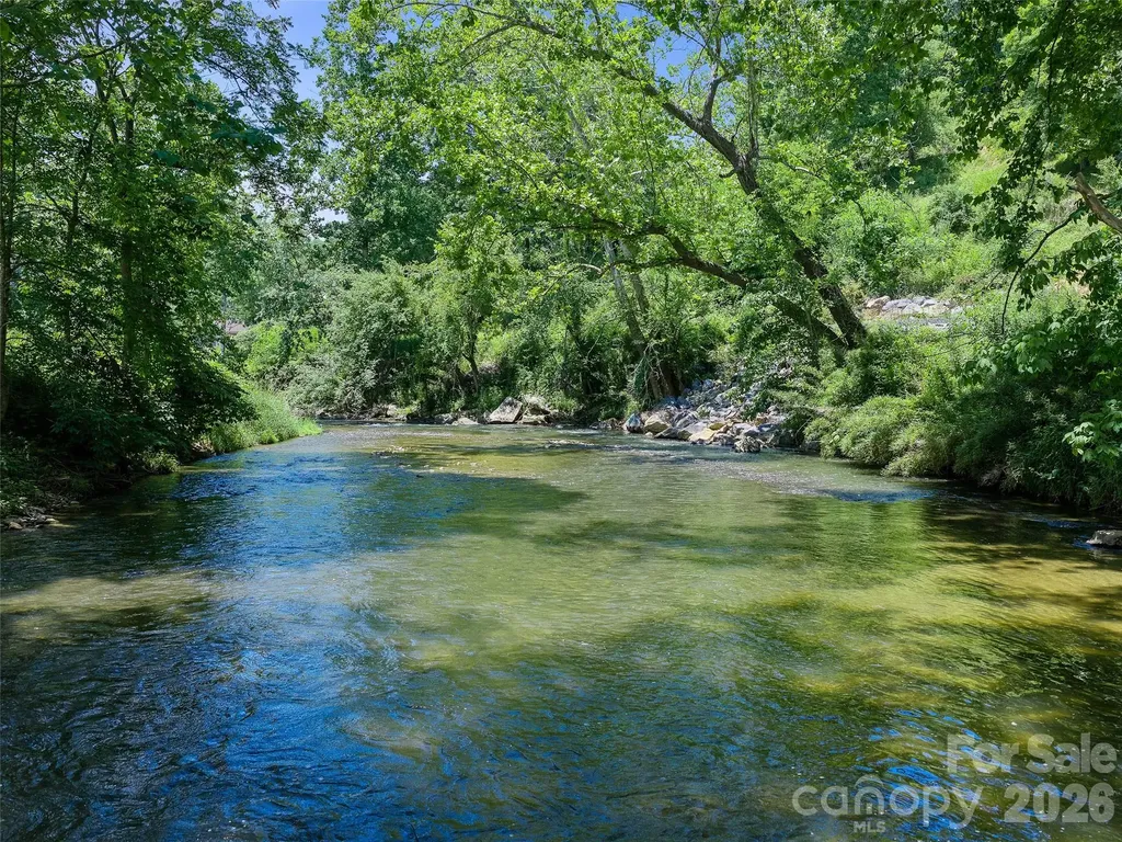 000 Hamlet Drive Burnsville NC 28714