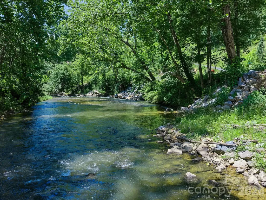 000 Hamlet Drive Burnsville NC 28714