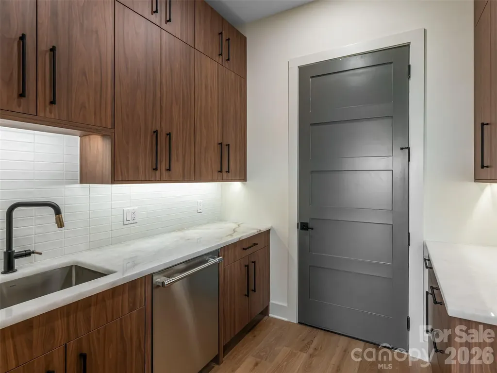 24 S Watchman Drive Hendersonville NC 28791
