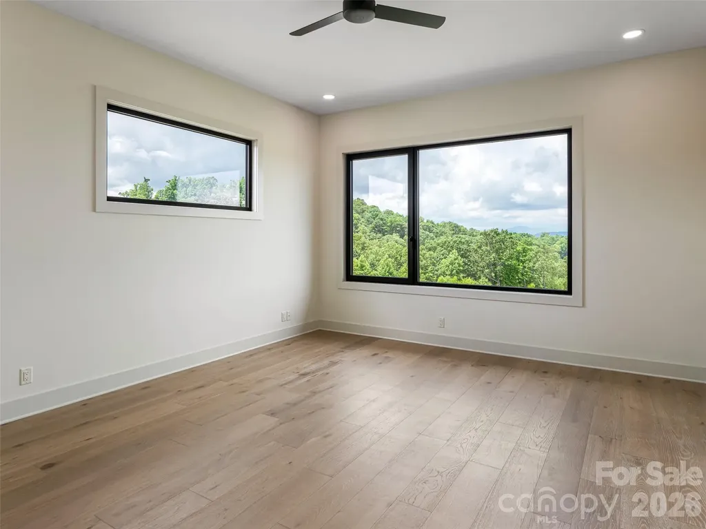 24 S Watchman Drive Hendersonville NC 28791