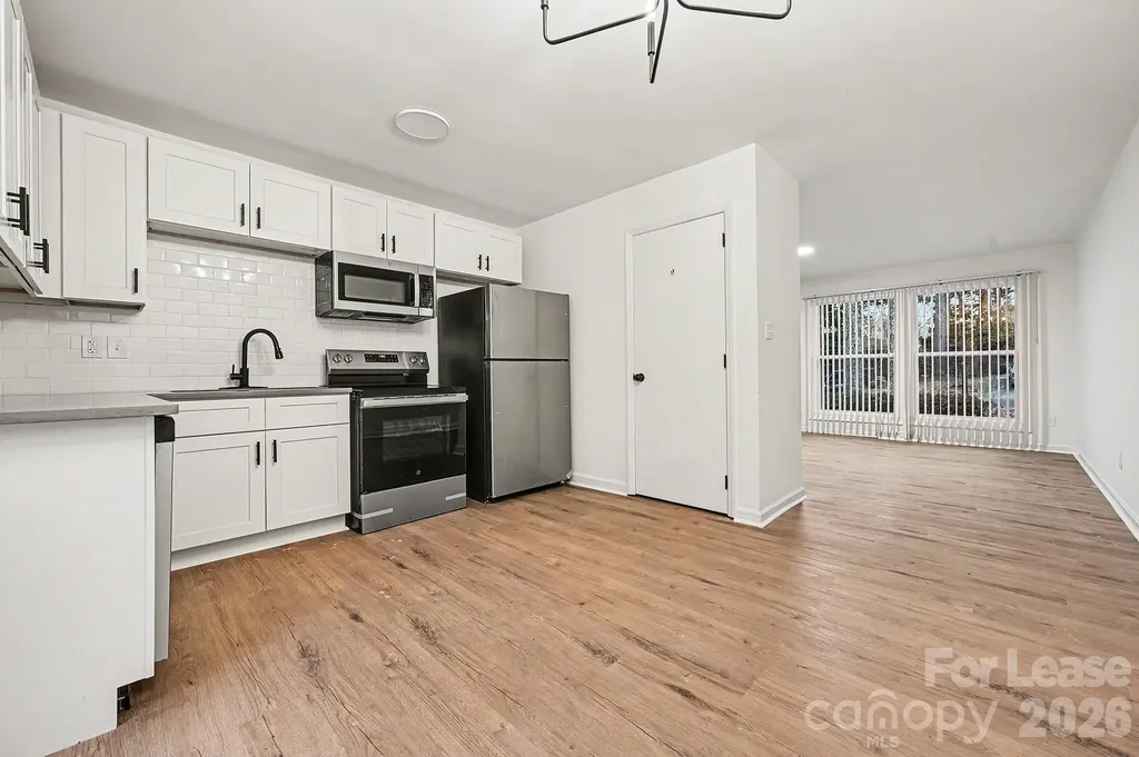 5003 Lakecrest Drive Charlotte NC 28215