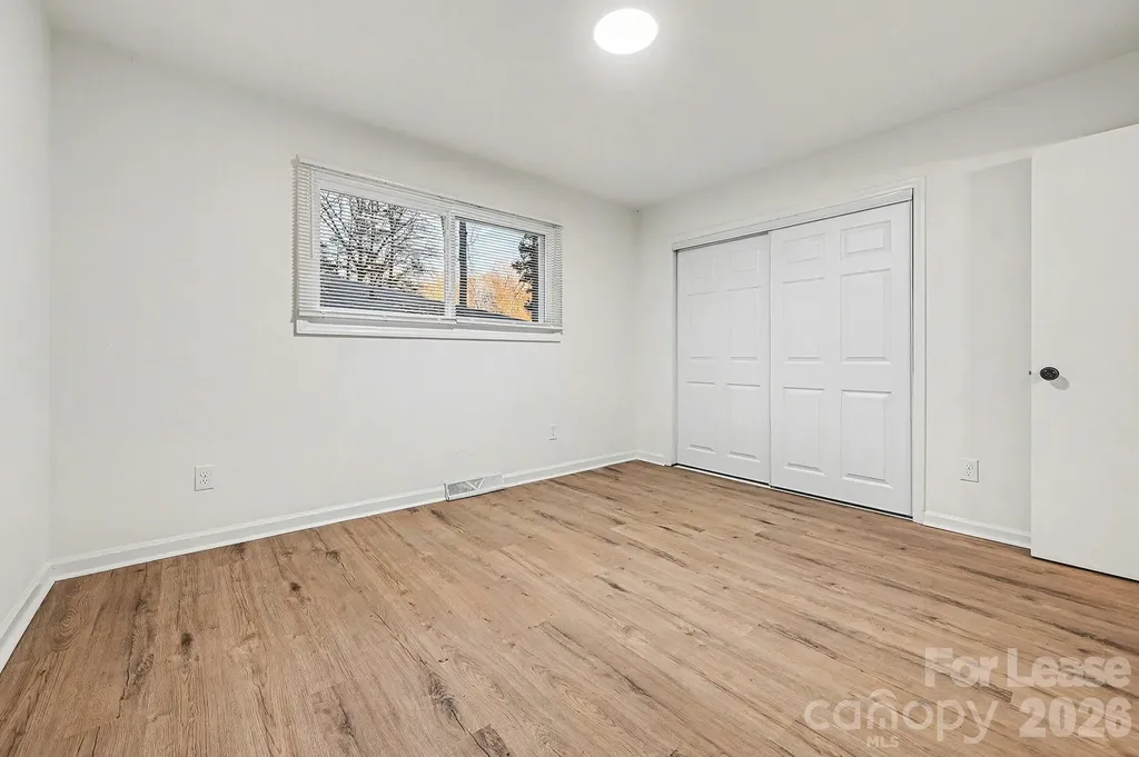 5003 Lakecrest Drive Charlotte NC 28215