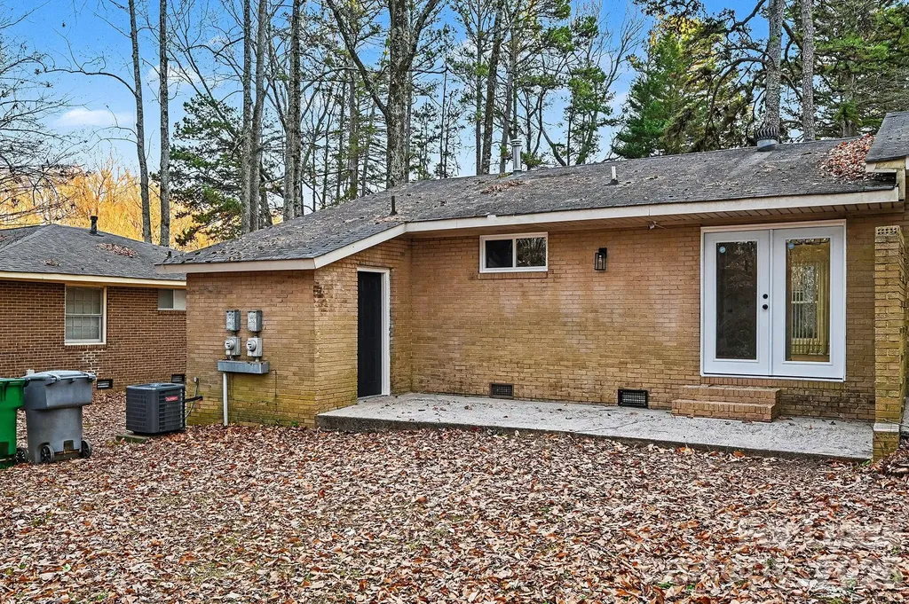 5003 Lakecrest Drive Charlotte NC 28215