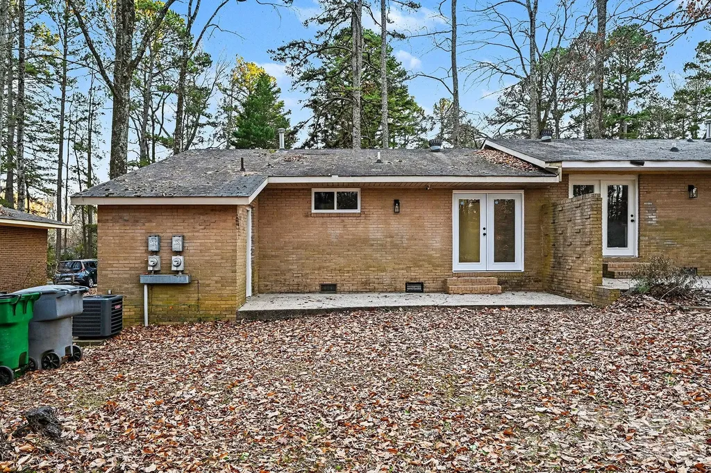 5003 Lakecrest Drive Charlotte NC 28215