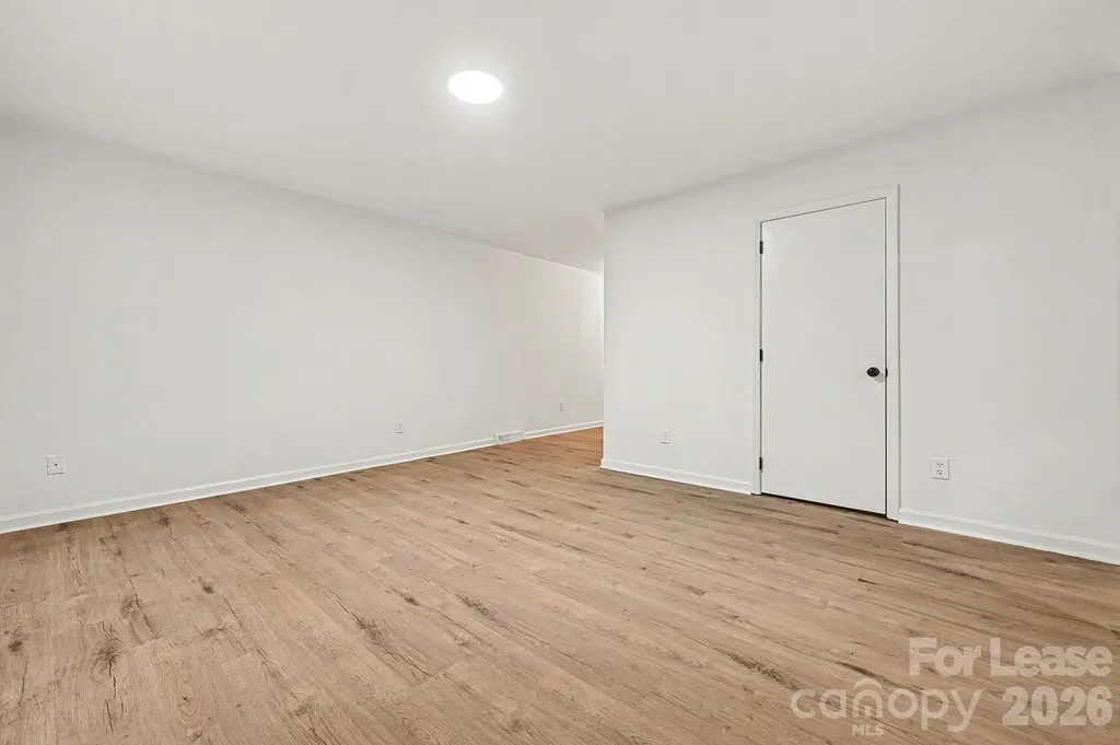 5003 Lakecrest Drive Charlotte NC 28215