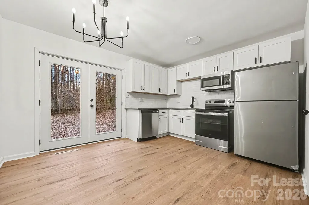 5003 Lakecrest Drive Charlotte NC 28215