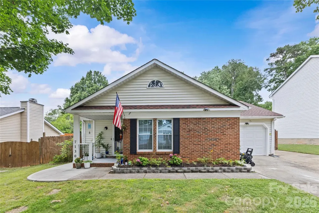 7130 Bluff Wood Cove Charlotte NC 28212
