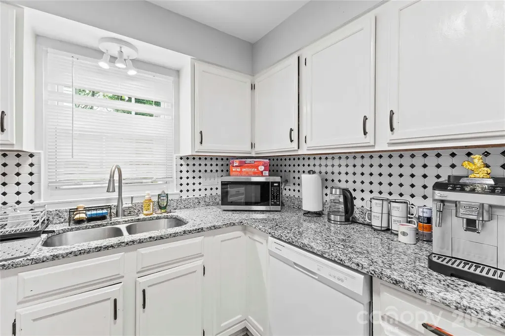 7130 Bluff Wood Cove Charlotte NC 28212