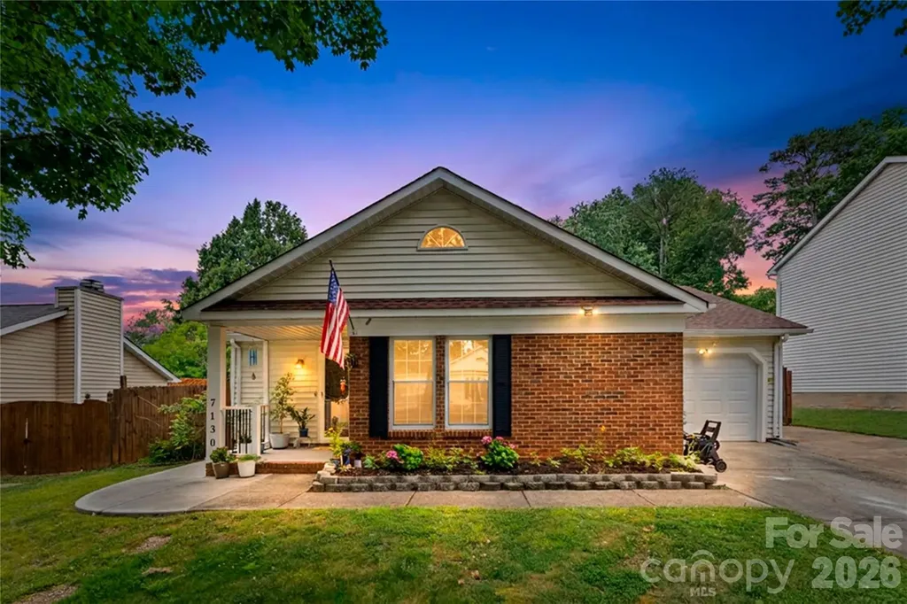 7130 Bluff Wood Cove Charlotte NC 28212