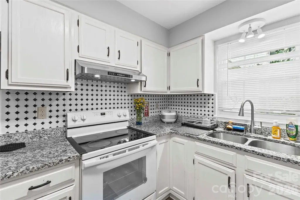 7130 Bluff Wood Cove Charlotte NC 28212