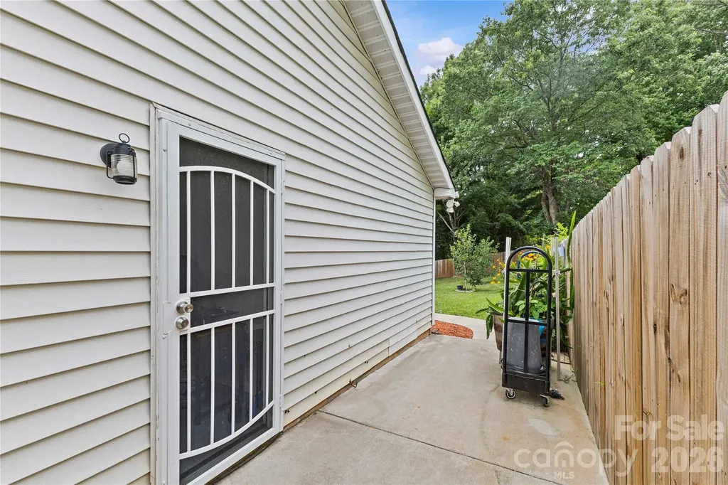 7130 Bluff Wood Cove Charlotte NC 28212