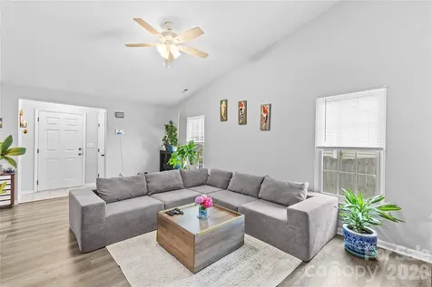 7130 Bluff Wood Cove Charlotte NC 28212