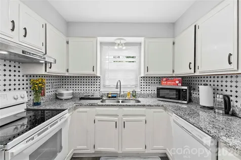 7130 Bluff Wood Cove Charlotte NC 28212