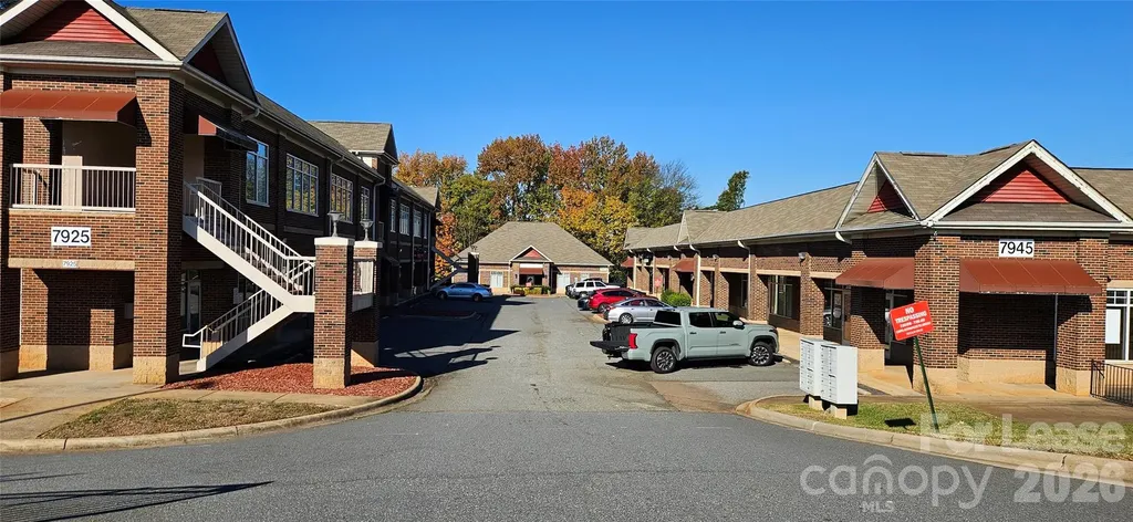 7925 N Tryon Street Charlotte NC 28262