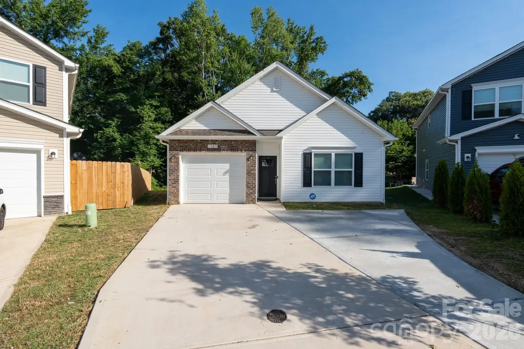 1149 Thayer Glen Court Charlotte NC 28213