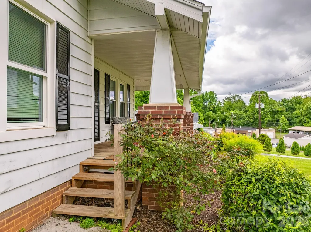 46 Gilkey Street Marion NC 28752