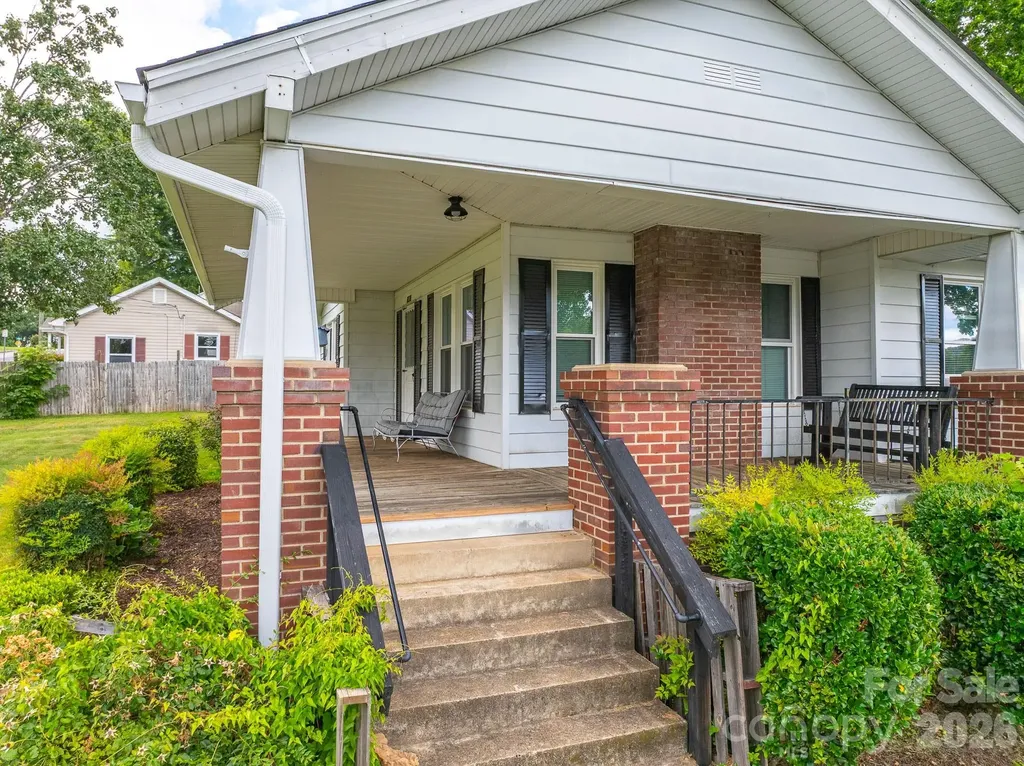 46 Gilkey Street Marion NC 28752