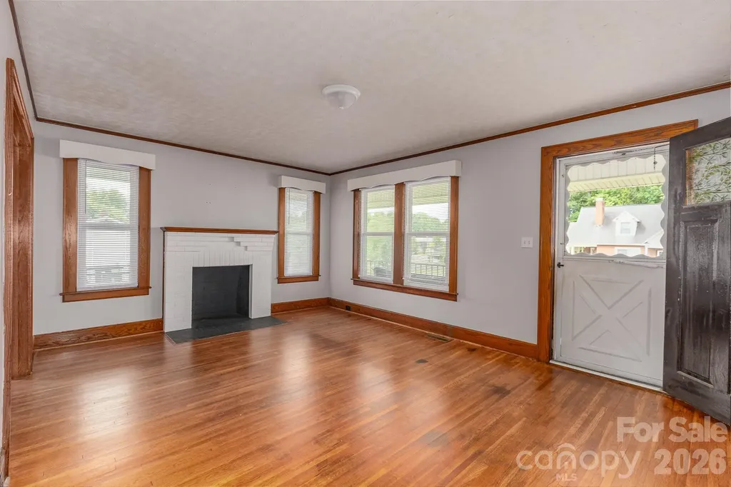 46 Gilkey Street Marion NC 28752