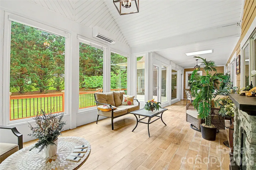 312 Benjamin Way Hendersonville NC 28792
