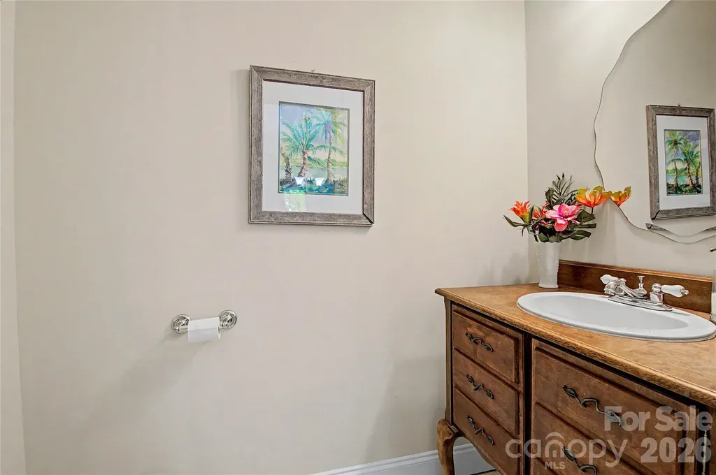 312 Benjamin Way Hendersonville NC 28792