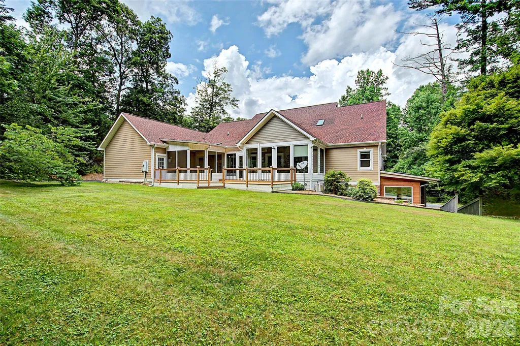 312 Benjamin Way Hendersonville NC 28792