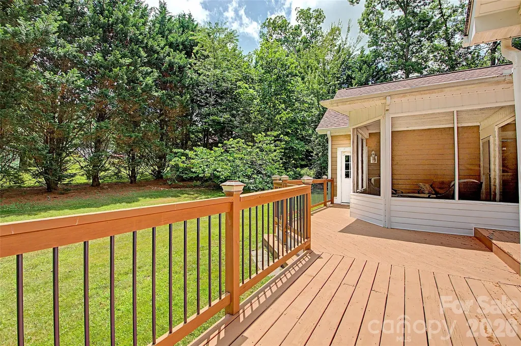 312 Benjamin Way Hendersonville NC 28792