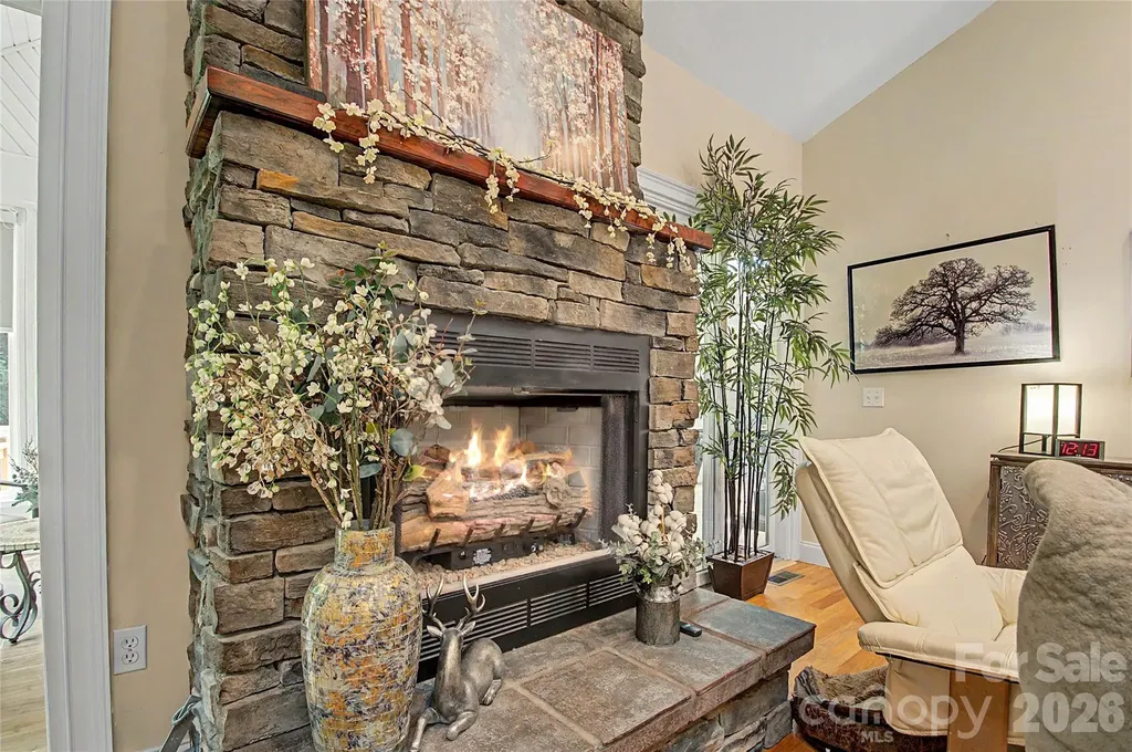 312 Benjamin Way Hendersonville NC 28792