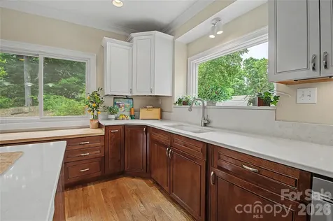 312 Benjamin Way Hendersonville NC 28792
