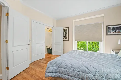 312 Benjamin Way Hendersonville NC 28792