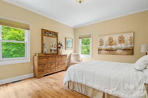 312 Benjamin Way Hendersonville NC 28792