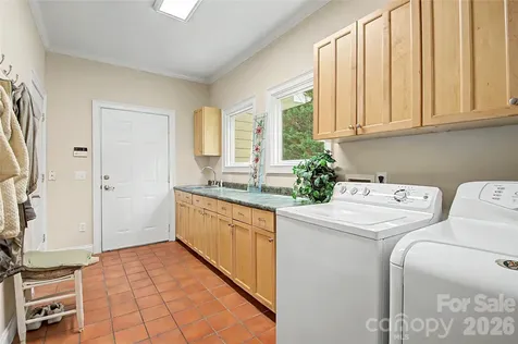 312 Benjamin Way Hendersonville NC 28792