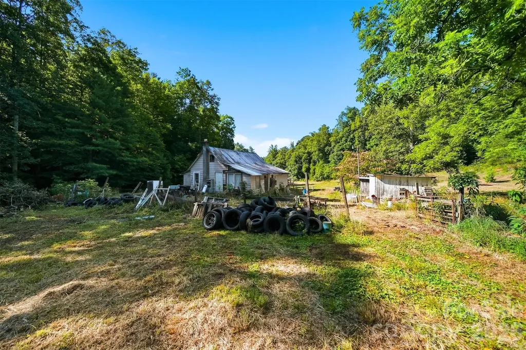 2784 St John Road Lenoir NC 28645