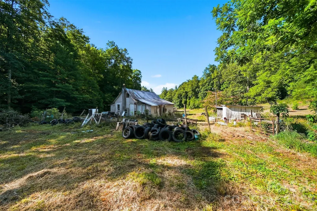 2784 St John Road Lenoir NC 28645