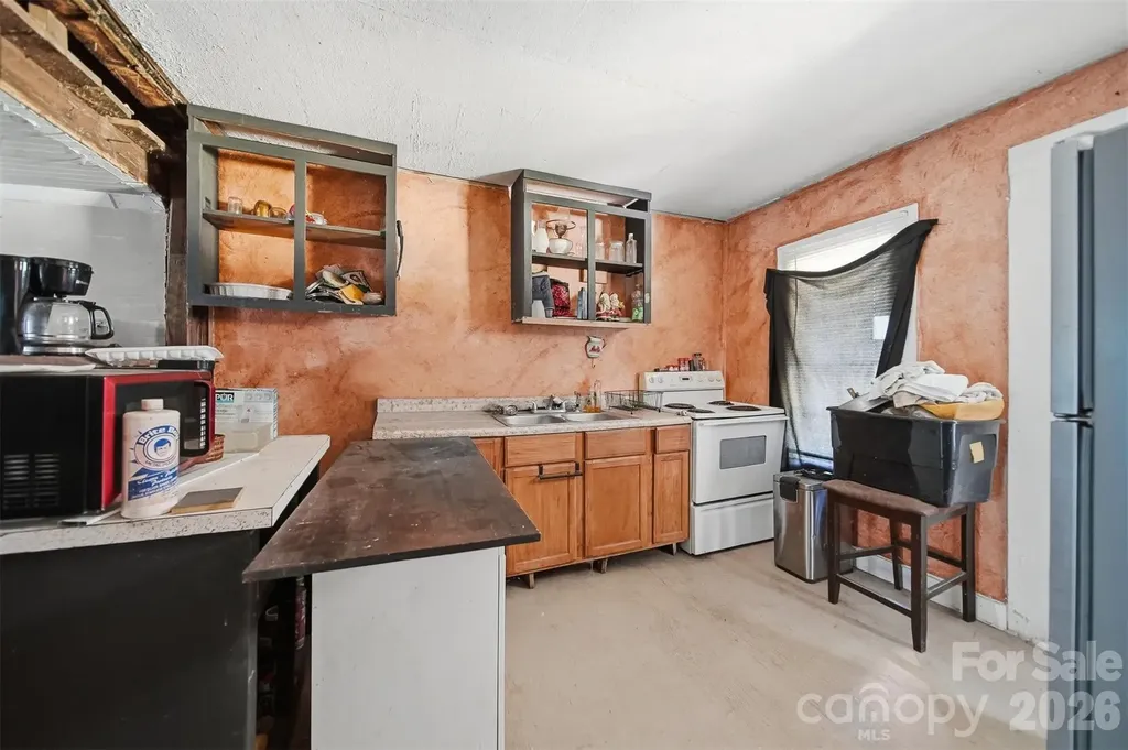 2784 St John Road Lenoir NC 28645