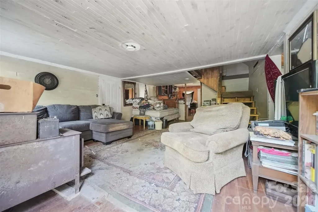 2784 St John Road Lenoir NC 28645