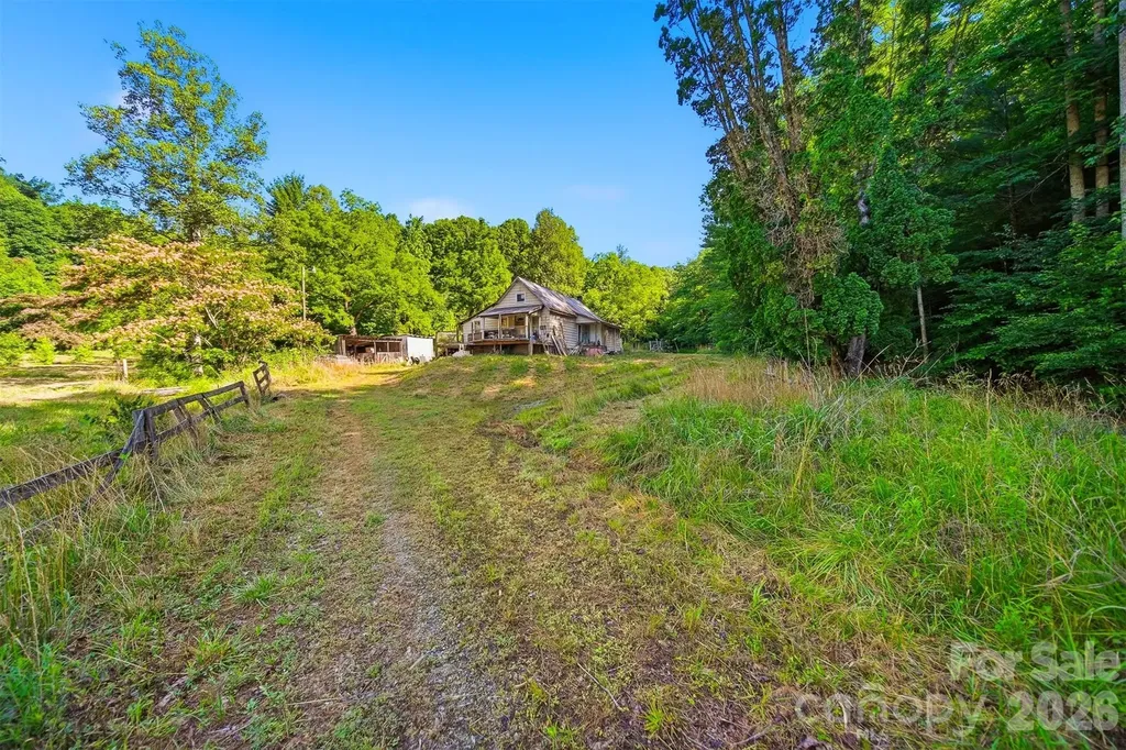 2784 St John Road Lenoir NC 28645