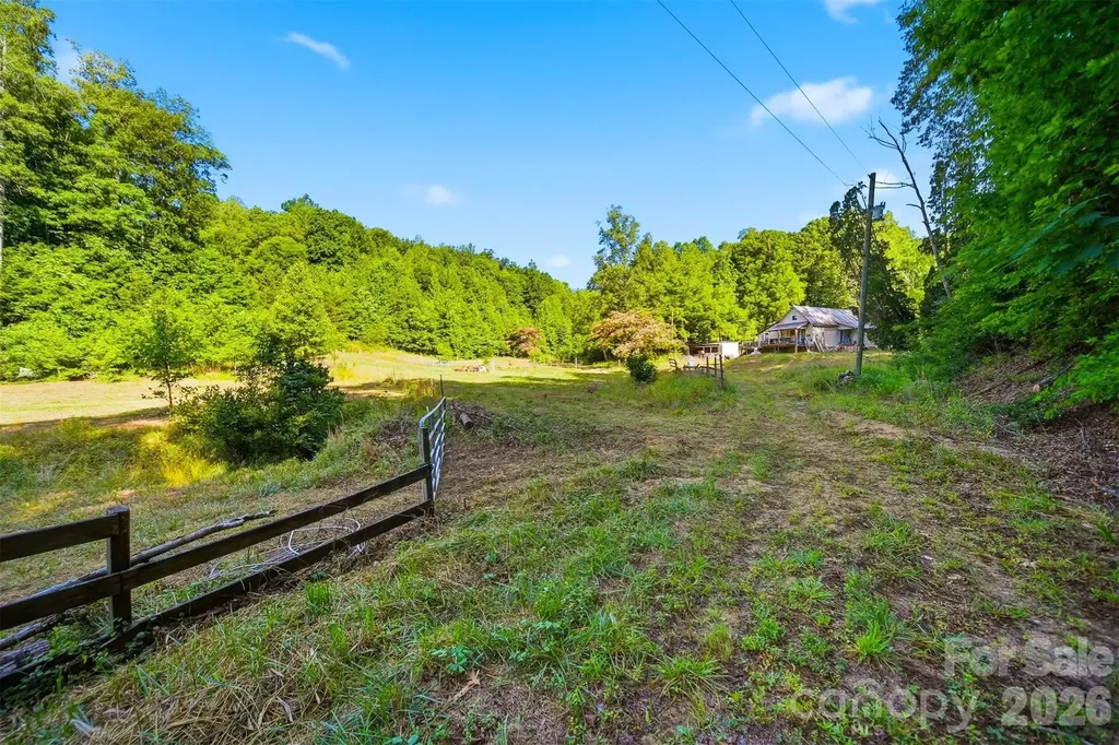 2784 St John Road Lenoir NC 28645