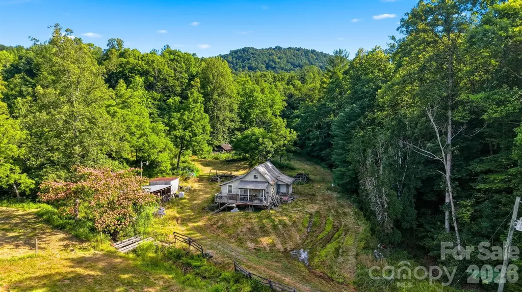2784 St John Road Lenoir NC 28645
