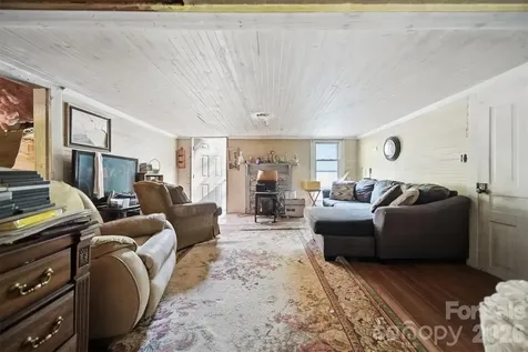 2784 St John Road Lenoir NC 28645