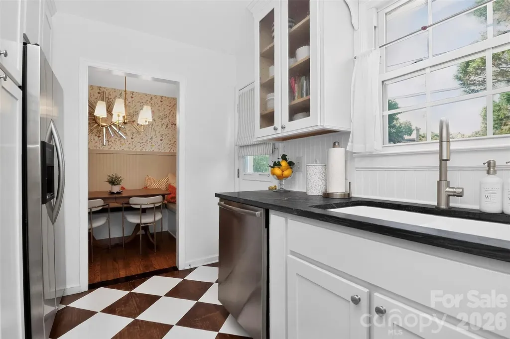 219 Wakefield Drive Charlotte NC 28209