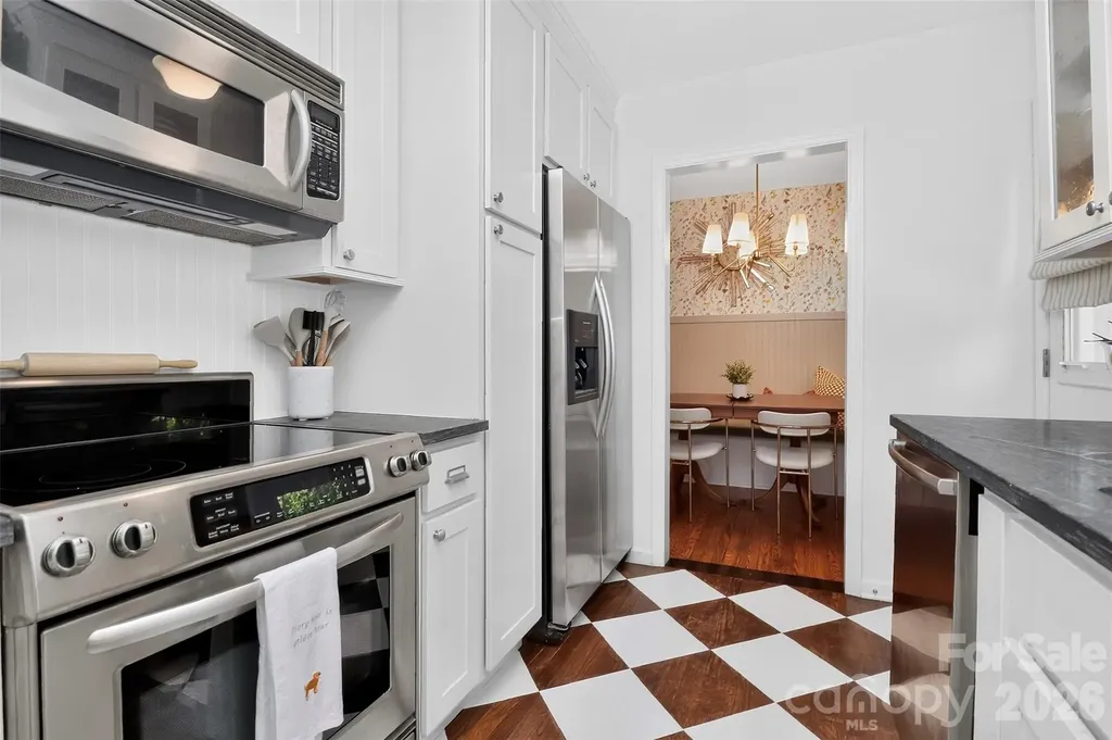 219 Wakefield Drive Charlotte NC 28209