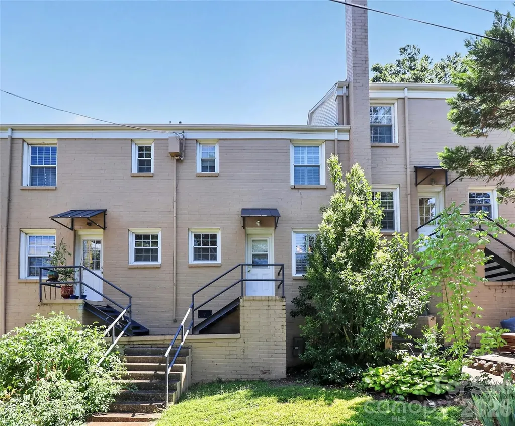 219 Wakefield Drive Charlotte NC 28209