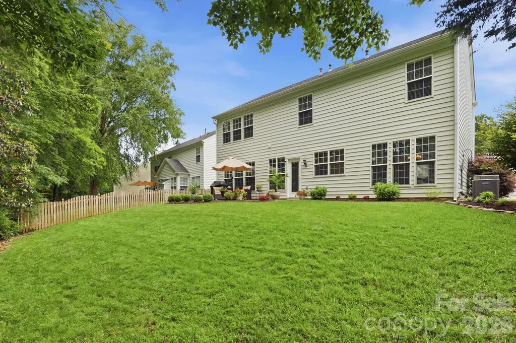 12044 Humboldt Drive Charlotte NC 28277