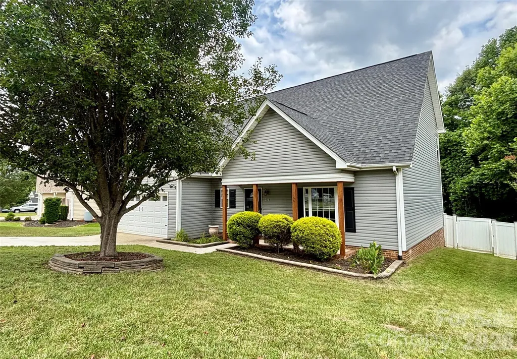 229 17th Avenue SE Hickory NC 28602